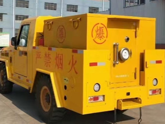晋宁凯龙爆破器材运输车：保障爆破任务的安全运行