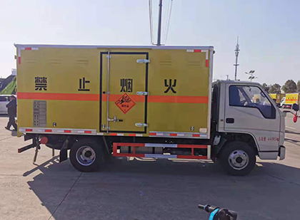 晋宁爆破器材运输车工人安全操作规范与智能技术保障